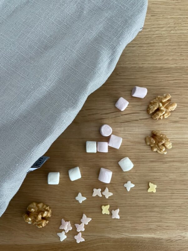 CAKE 32 CM in lindgrünem LEINEN