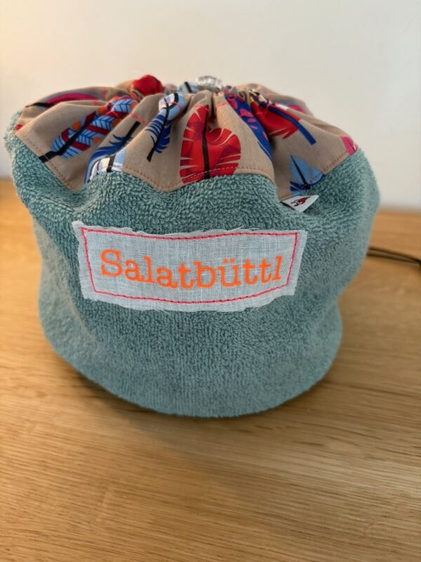 SALATBÜTTL für a frischa Salat im Frigo in RETRO